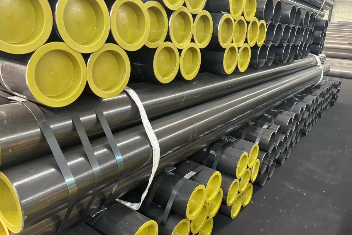 ERW welded pipe bundles stored in warehouse