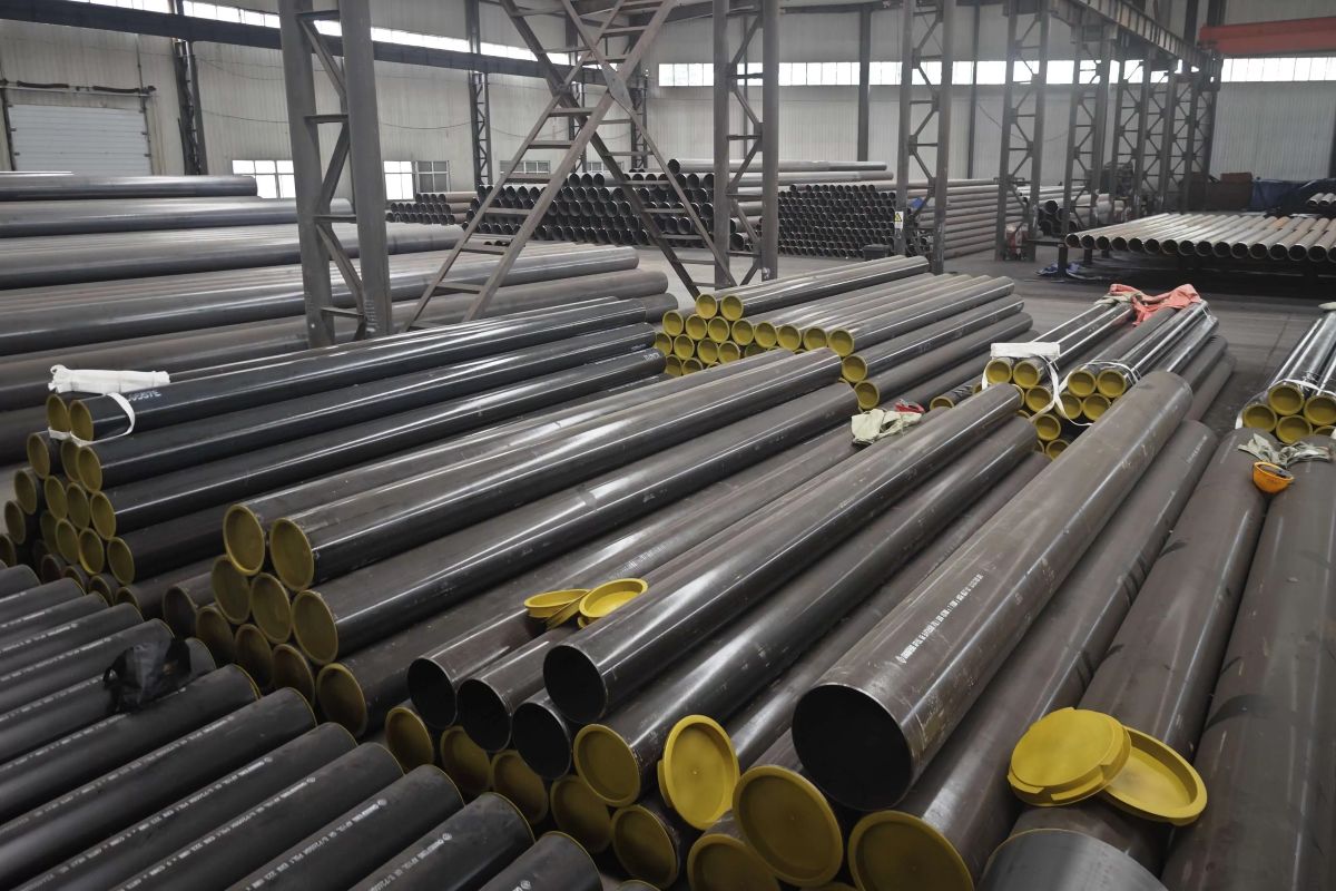 ERW welded pipe bundles stored in warehouse