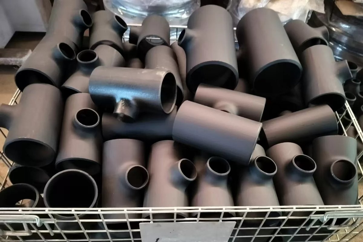 Carbon steel seamless tee, butt welding equal tee pipe fitting
