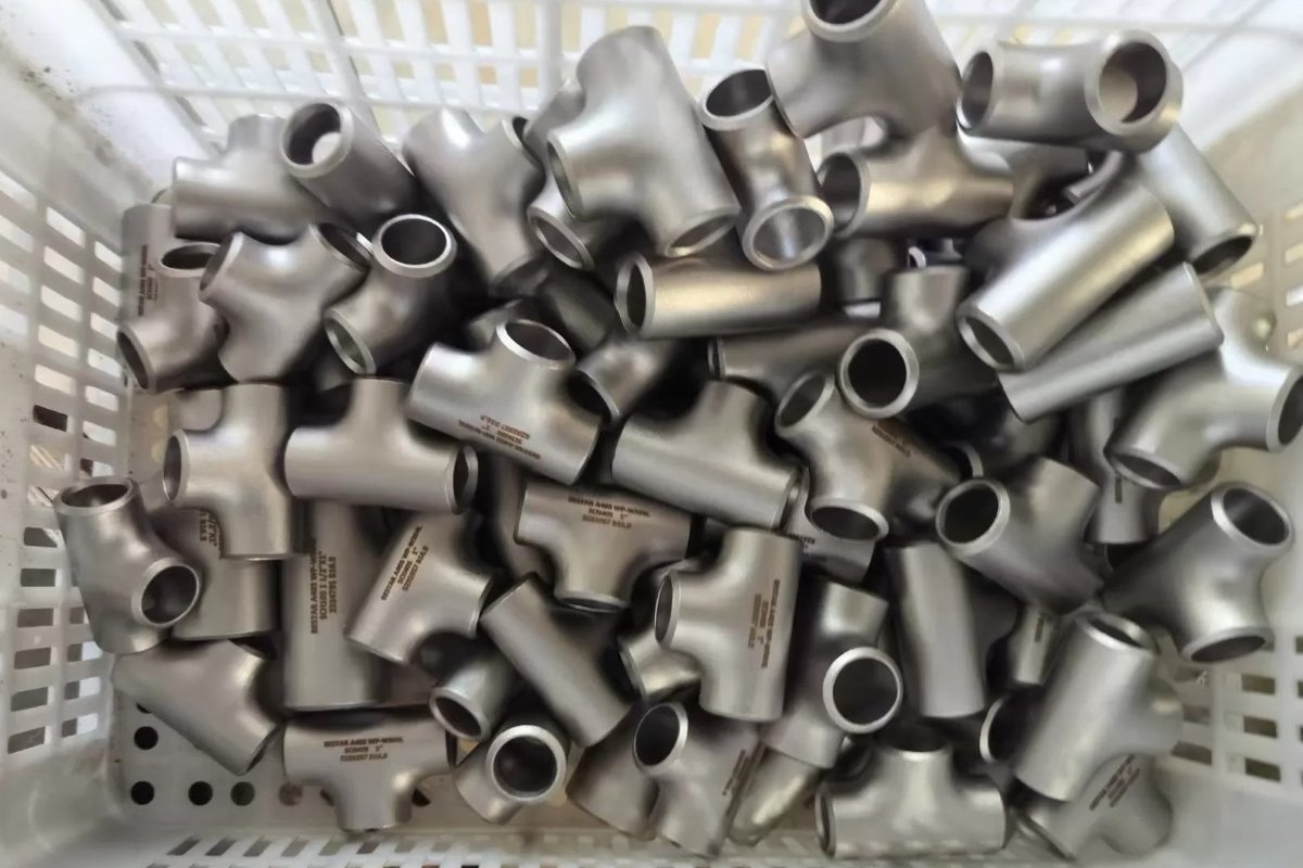 Carbon steel seamless tee, butt welding equal tee pipe fitting